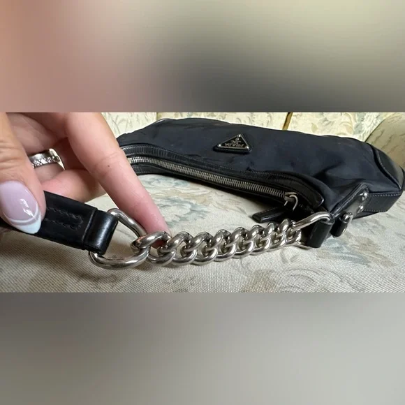 100% Authentic Prada Shoulder Bag w/original Authenticity cards/tags pre-loved - Picture 5 of 12